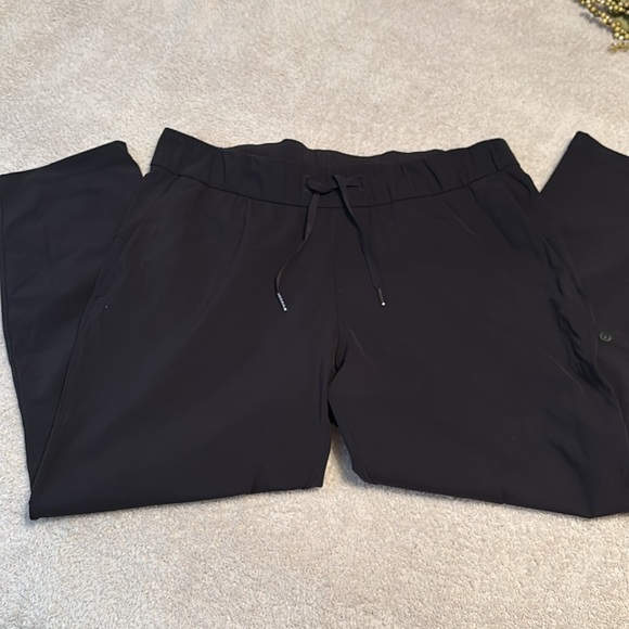 Lululemon Luxtreme On the Fly Crop Pants, Size 12 - Picture 15 of 15
